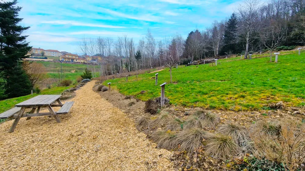 Entretien du Sentier avec du Broyat Entretien du Sentier avec du Broyat
